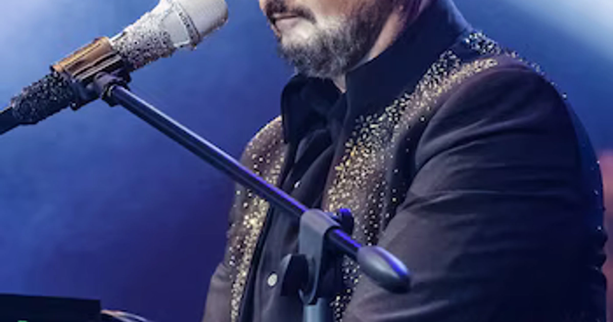 La imagen publicada en la cuenta oficial del músico generó dudas sobre si se trata de una fotografía real o de un montaje elaborado con inteligencia artificial.