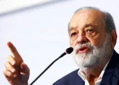 Carlos Slim respalda prohibir el uso de celulares en las escuelas: «El aula es para estudiar