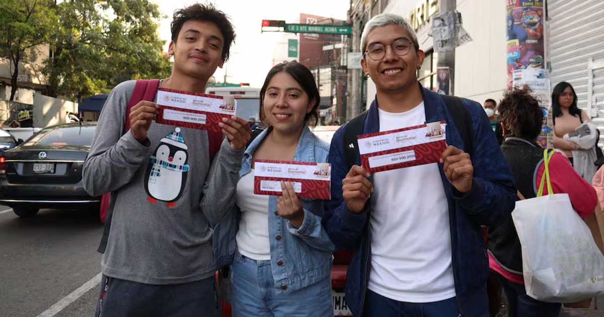 La Beca Benito Juárez tiene el objetivo de que los estudiantes de Bachillerato concluyan sus estudios de manera satisfactoria. Foto: Archivo
