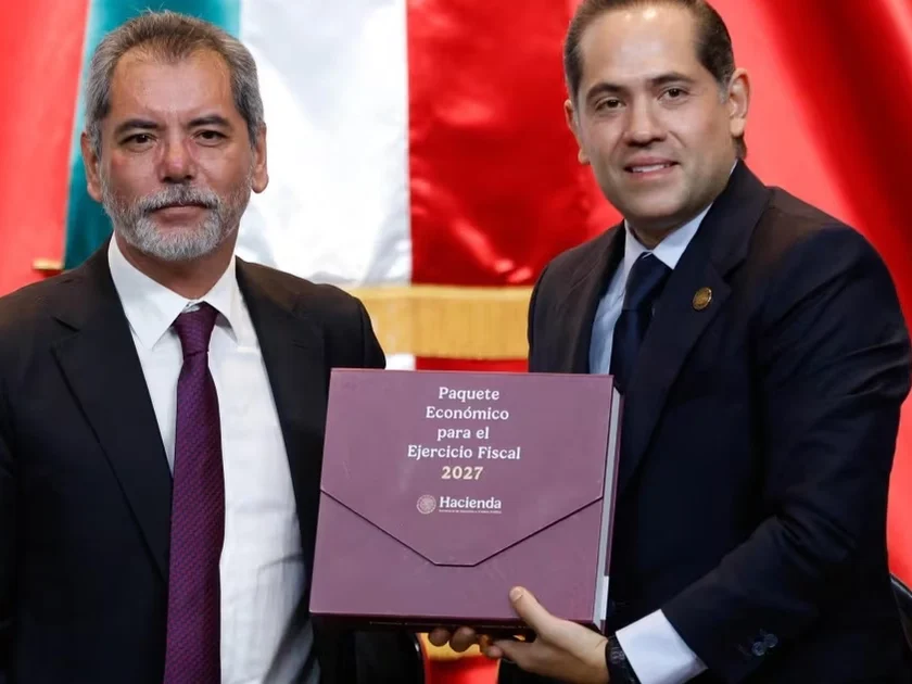 El secretario de hacienda y crédito público, Édgar Amador, entrega el Paquete Económico 2027 en la Cámara de Diputados, el 8 de septiembre de 2026. Foto: Diego Simón Sánchez / EL UNIVERSAL