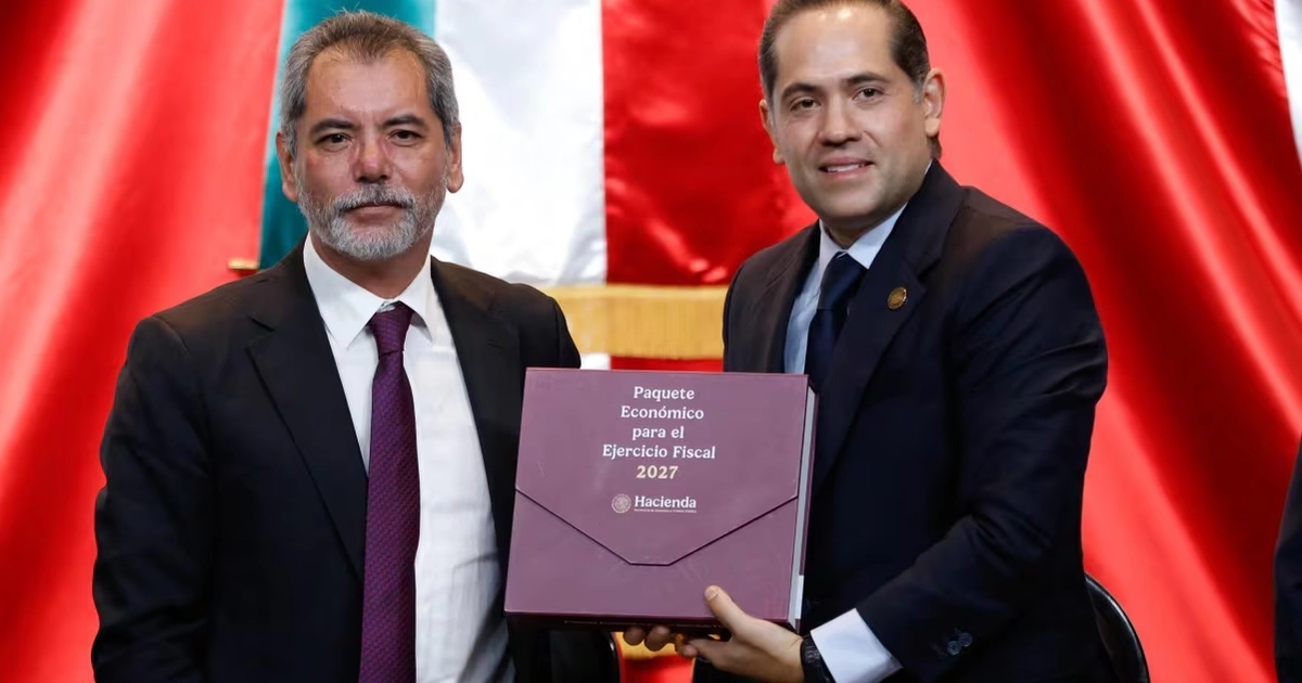 El secretario de hacienda y crédito público, Édgar Amador, entrega el Paquete Económico 2027 en la Cámara de Diputados, el 8 de septiembre de 2026. Foto: Diego Simón Sánchez / EL UNIVERSAL