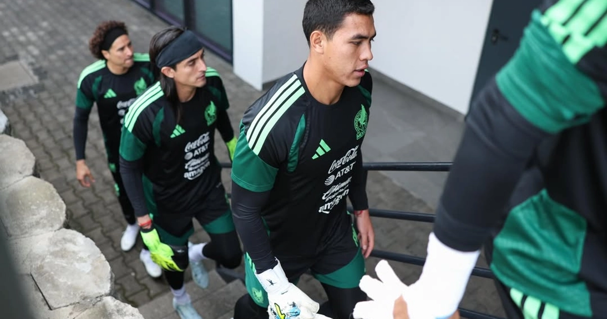 Con solo 22 años, Óscar García se sumó como sparring en la concentración nacional, absorbiendo experiencia de arqueros consagrados y recibiendo el respaldo de su club. (Instagram/ @oscar23g_)