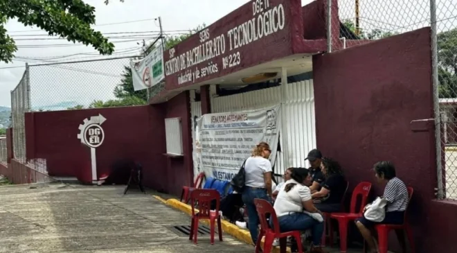 Más de 20 mil estudiantes afectados por suspensión indefinida de labores