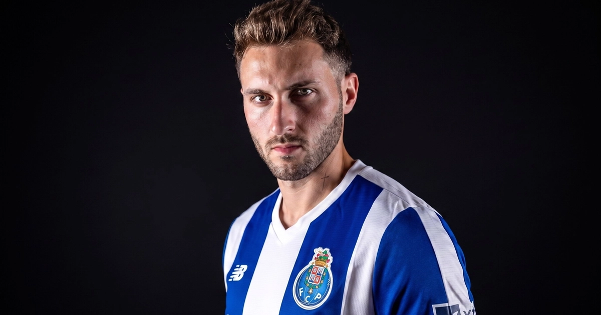 Porto oficializó la llegada de Santiago Giménez a préstamo para la temporada 2026-2027, con vigencia del acuerdo hasta el 30 de junio de 2027. (Imagen Ilustrativa Infobae)