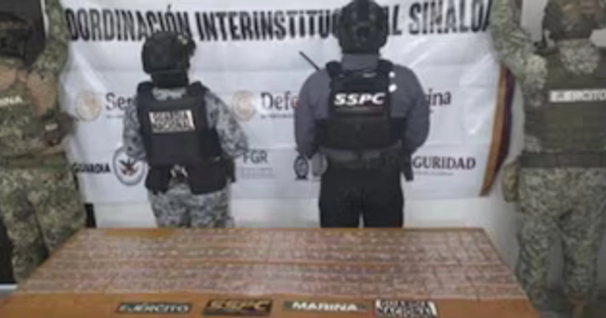 Entre los objetos incautados había 415 pastillas de fentanilo Foto: X García Harfuch