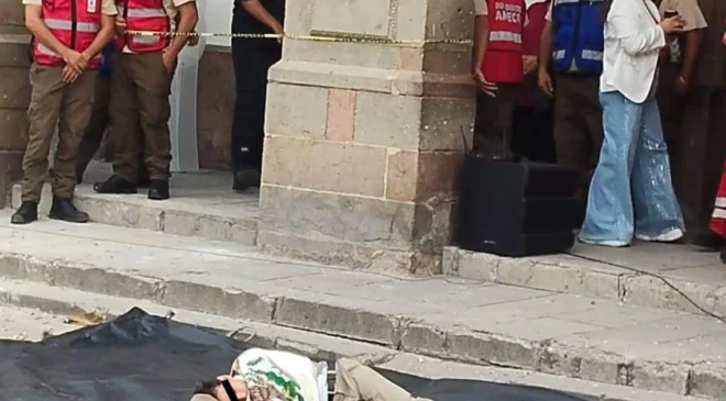 Conmemoran a Niños Héroes lanzando a menor desde balcón de presidencia de Ameca, Jalisco; Secretaría de Educación no se ha pronunciado