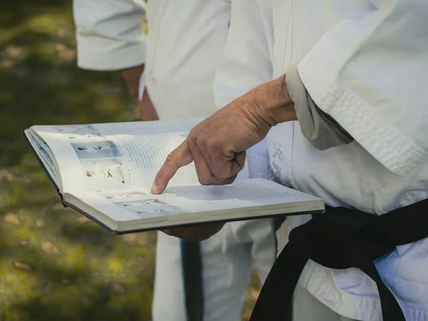 De acuerdo con la versión difundida en un video, el encargado mencionó que todo el dinero que recibió lo había enviado a un contacto en Japón. Foto: Pexels