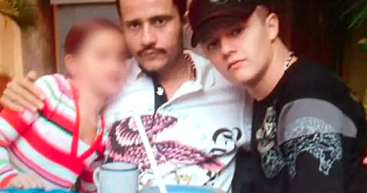 Fotografía de El Mencho con sus hijos, entre ellos El Menchito, hoy detenido en EEUU.