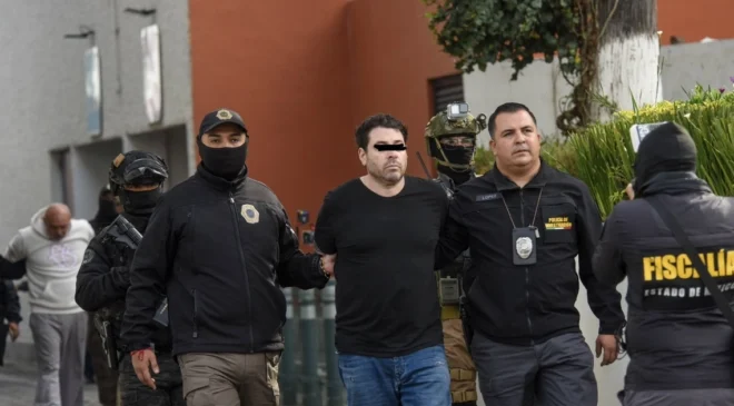 Con lágrimas y en crisis: así reaccionó el asesino del tecladista de Camilo Séptimo y su familia cuando lo arrestaron