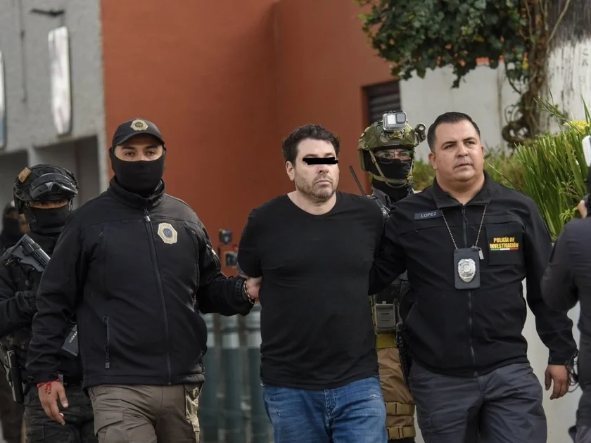 TOLUCA, ESTADO DE MÉXICO, 04SEPTIEMBRE2026.- Diego Sebastián “N” y Gerardo “N”, presuntos implicados en el multihomicidio de Atizapán, donde perdieron la vida Jonathan Meléndez, tecladista de Camilo Séptimo, su esposa embarazada, su pequeña hija de 3 años, una joven trabajadora y su mascota. FOTO: CRISANTA ESPINOSA AGUILAR/CUARTOSCURO.COM