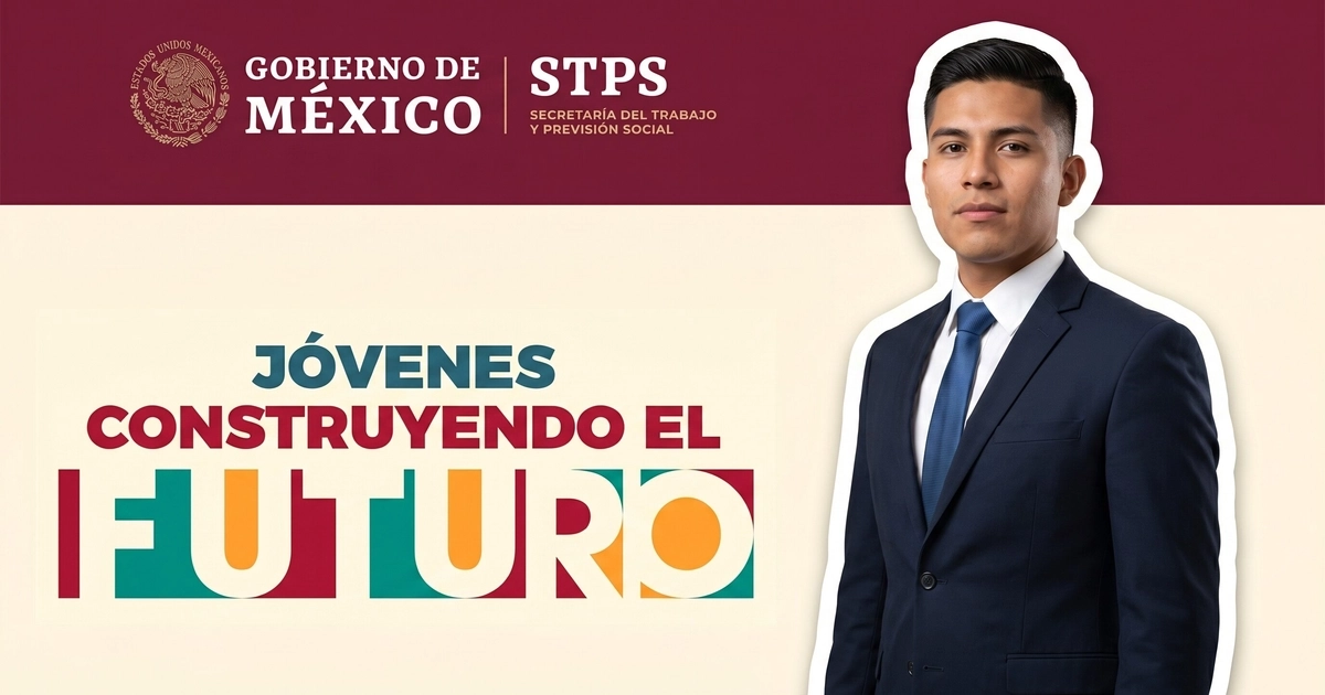 Un joven profesional mexicano, vestido de traje, aparece junto al cartel del programa federal Jóvenes Construyendo el Futuro, simbolizando las oportunidades de empleo para la juventud en México. (Imagen Ilustrativa Infobae)
