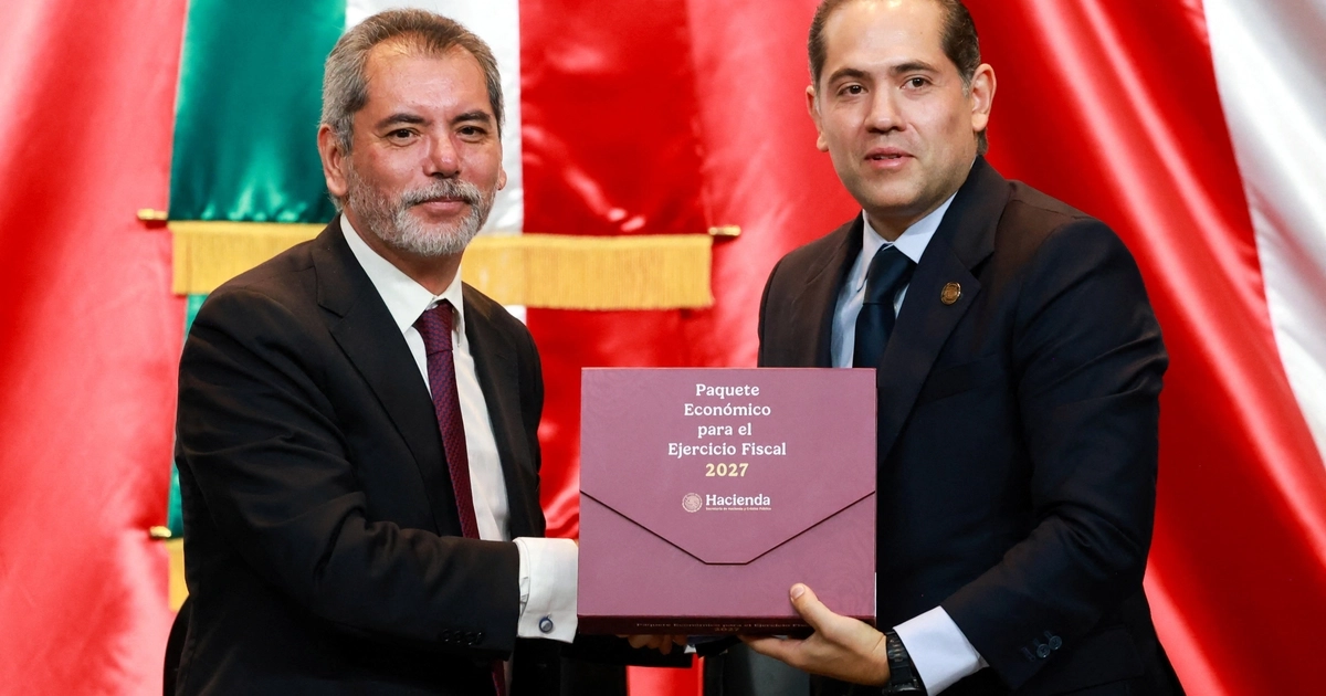 Este 8 de septiembre, Edgar Amador entregó en la Cámara de Diputados el Paquete Económico de 2027. REUTERS/Raquel Cunha