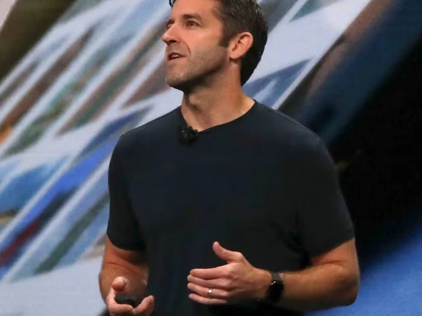 John Ternus, vicepresidente de Ingeniería de Hardware de Apple, habla sobre las últimas novedades del iPad Pro durante un evento de presentación de nuevos productos celebrado el 30 de octubre de 2018 en el distrito de Brooklyn, Nueva York. Foto: AP