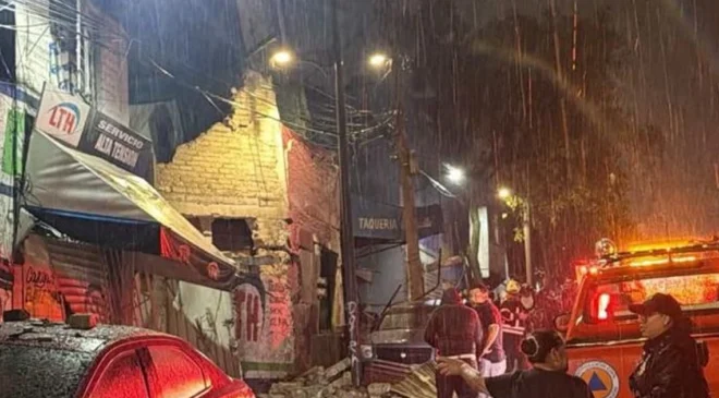 Explosión en Taquería Provoca Derrumbe de Casa en CDMX; Hay Dos Muertos y 14 Heridos