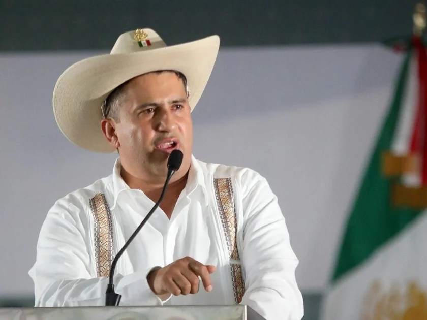 El caso Carlos Manzo vuelve al debate político tras las críticas de Colosio Riojas. (Fb: Carlos Manzo)