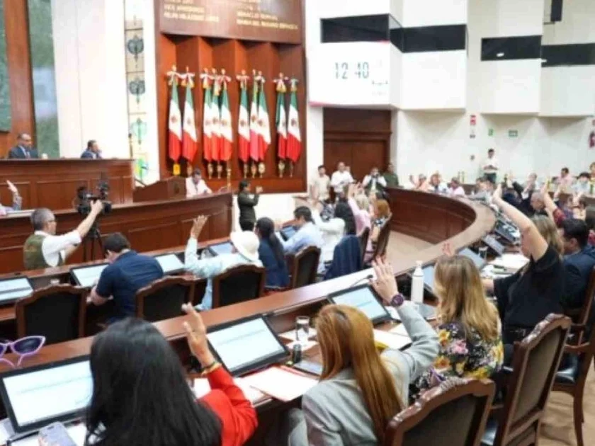 Legisladores regulan el uso de celulares en escuelas de Sinaloa. Crédito: X/ @congresosinaloa