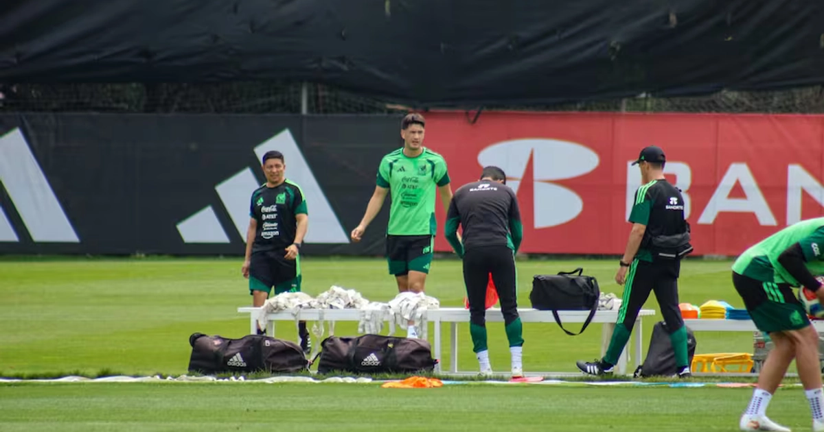 César Montes, durante el segundo entrenamiento de la Selección Mexicana bajo la dirección de Rafael Márquez - Foto: Maritza Villagómez | EL GRÁFICO