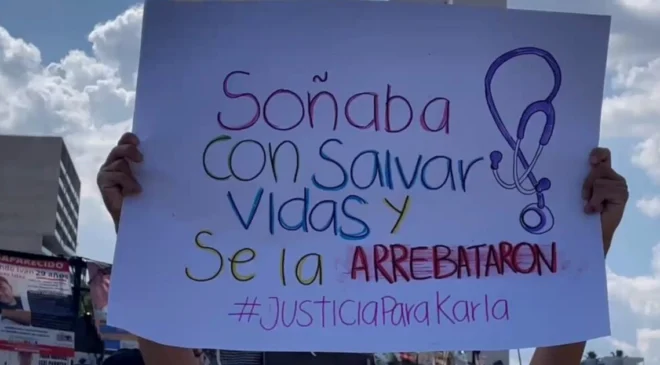 Protesta estudiantil en Guadalajara: exigen justicia para Karla y acusan presiones directas del director