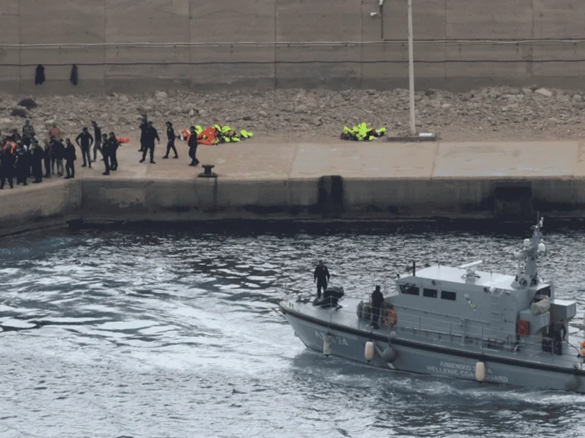 Naufragio en Grecia deja un muerto y 25 desaparecidos. Foto ilustrativa: AFP