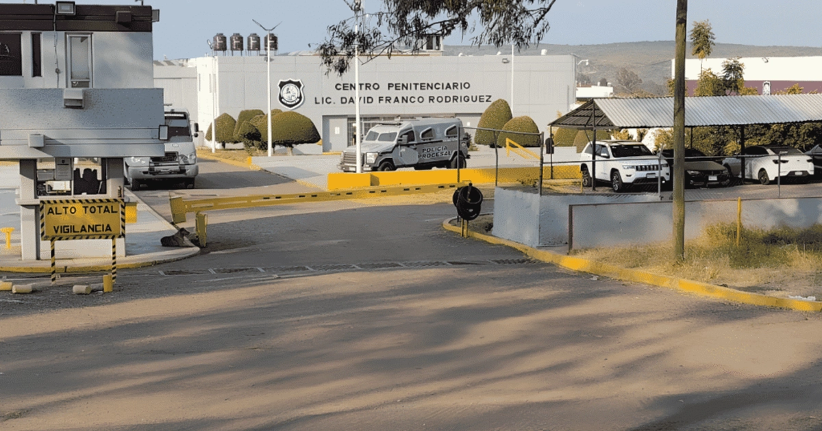 Trasladan a ahijados y escolta de Carlos Manzo. Foto: Uno TV