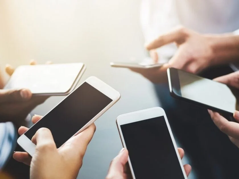 Celulares terminados en 3 deben registrarse. Foto: Getty images