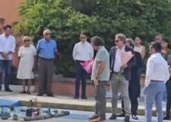 Padre de Claudia Tacoronte llega a Cuautla para dejar ofrenda floral en memoria de la estudiante española