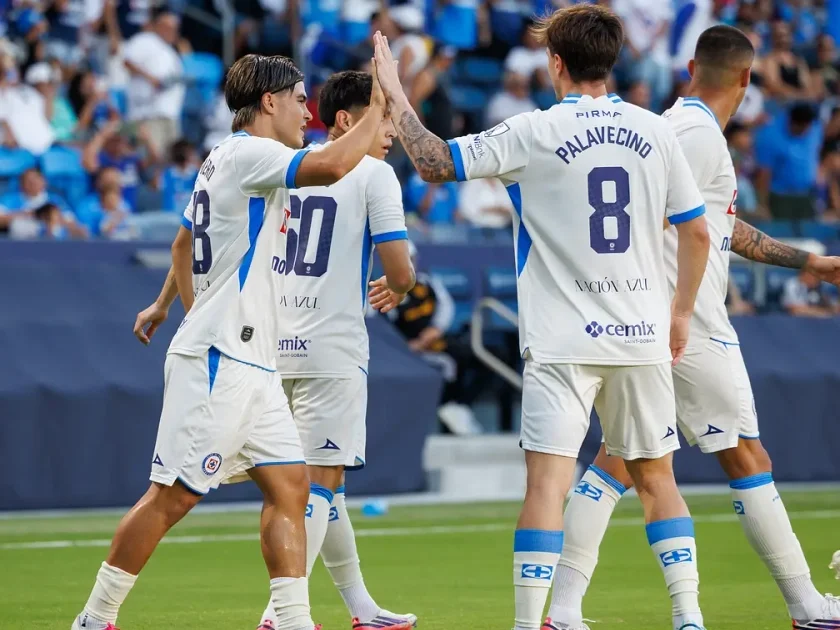 Los lesionados y suspendidos de Cruz Azul | Liza Rosales/ISI Photos/GettyImages