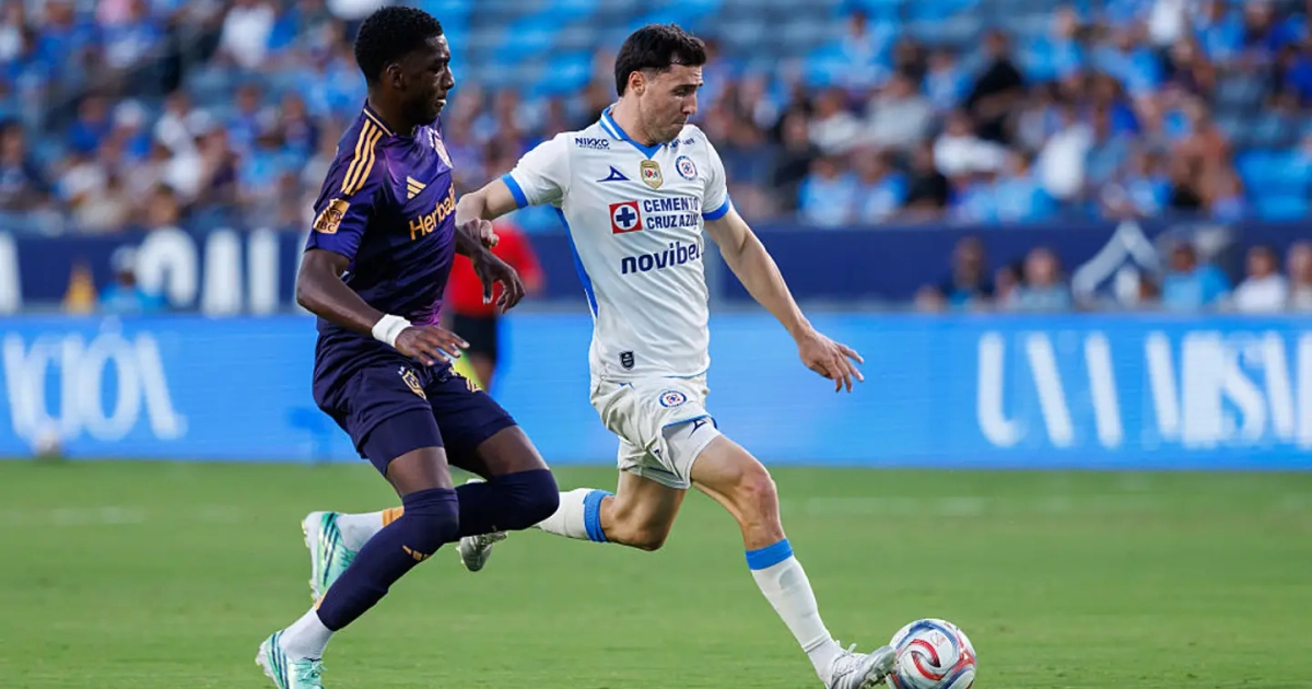 José Paradela se lesionó ante Los Angeles Galaxy | Liza Rosales/ISI Photos/GettyImages