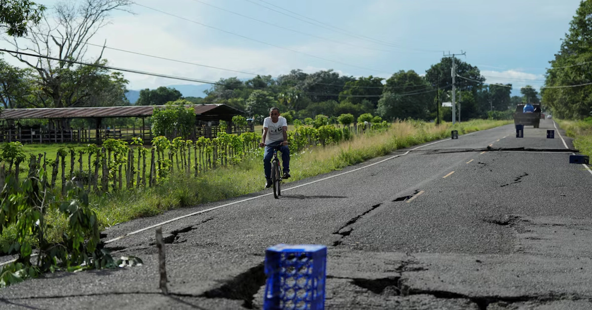 Las comunidades cercanas a Tonosí, en la provincia de Los Santos, figuran entre las más afectadas por el terremoto y las réplicas registradas desde el viernes. REUTERS/Enea Lebrun