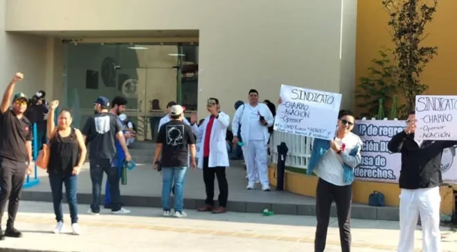 Trabajadores del IMSS realizan protesta nacional; exigen incremento salarial, así como abasto de medicamentos e insumos médicos