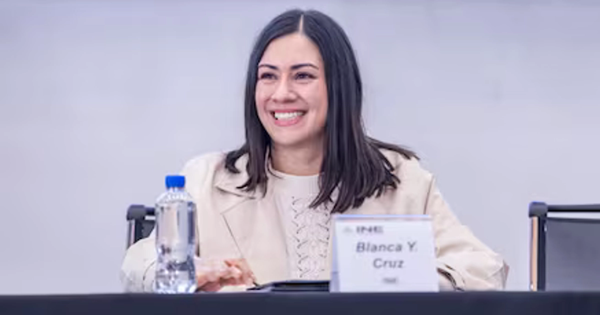 Eligen a Blanca Cruz como presidenta interina del INE; en su paso por Puebla dio contratos al clan Taddei