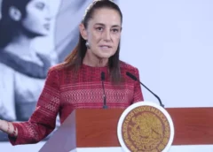 La presidenta Claudia Sheinbaum en la “Mañanera del Pueblo” del 13 de octubre de 2026 en Palacio Nacional. Foto: Luis Camacho/ EL UNIVERSAL