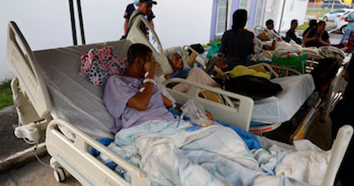 El terremoto interrumpió muchos tratamientos de pacientes dentro de los centros de salud. (Infobae Centroamérica/ EFE/ Bienvenido Velasco)