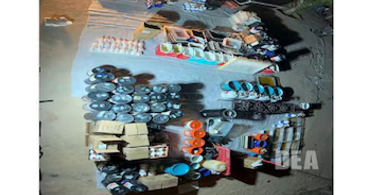 Desmantelan narcolaboratorio y confiscan más de 900 kilos de droga en California: hay 5 mexicanos detenidos. DEA San Francisco