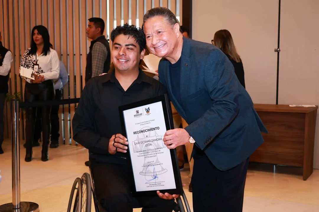 Julio Menchaca respalda transformación de juventud hidalguense
