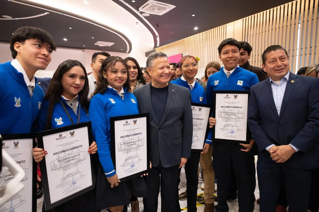 Julio Menchaca respalda transformación de juventud hidalguense