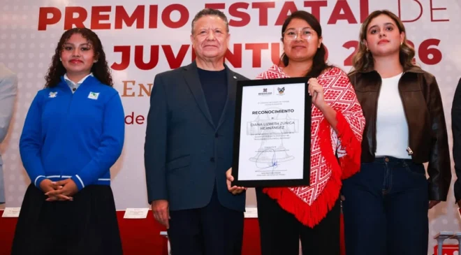 Julio Menchaca respalda transformación de juventud hidalguense