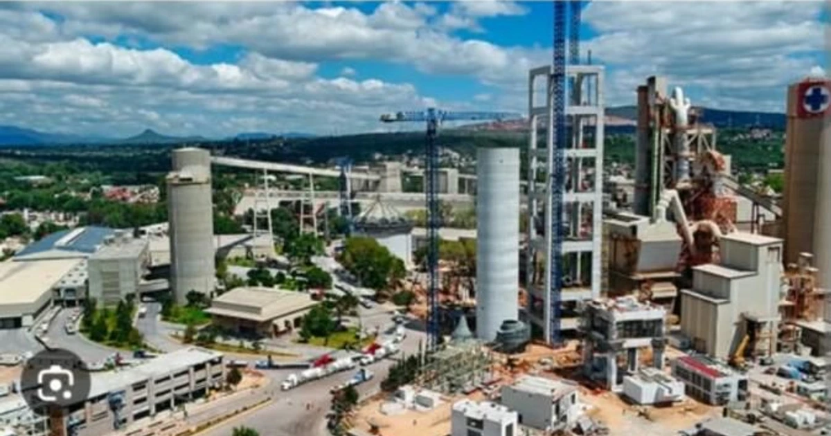 Todas las áreas productivas de la fábrica de la Cruz Azul en Tula trabajan al 100%, anunció el presidente del Consejo de administración de la cooperativa, Victor Velazquez