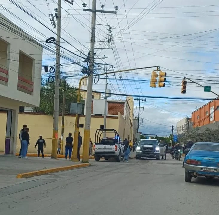 Balacera en pleno centro de Tlaxcoapan dejó a un hombre herido y los responsables huyeron
