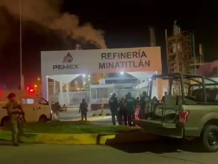 Ataque en refinería de Pemex en Minatitlán deja saldo preliminar de dos trabajadores lesionados