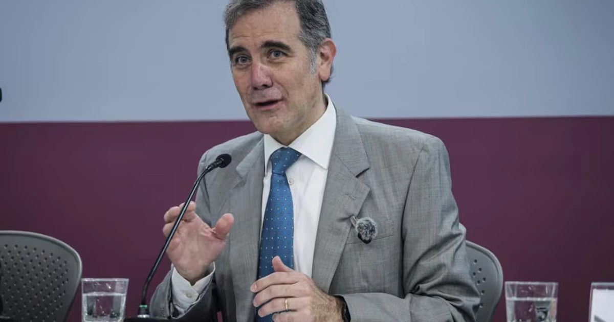 Lorenzo Córdova en el seminario “Proceso electoral 2026-2027: condiciones de equidad en la competencia”, que se lleva a cabo en el Instituto de Investigaciones Jurídicas de la UNAM. Foto: Gabriel Pano/ EL UNIVERSAL