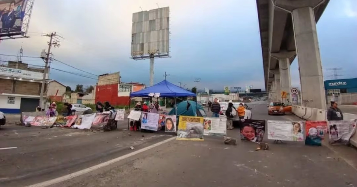 Continúa un bloqueo en la carretera México-Toluca en Estado de México. 21/10/2026.