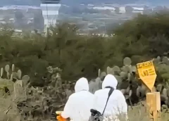 Dos trabajadores murieron y 20 más resultaron lesionados, tras caída de camión en obras del Tren México-Querétaro. 17/10/2026. | Foto: Captura de pantalla de video/Especial.