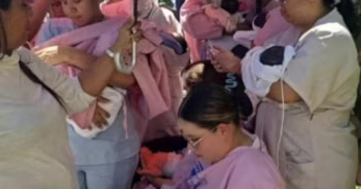 Varios bebés nacieron en áreas improvisadas del hospital de Aguadulce, donde el personal sanitario continuó atendiendo partos fuera de las instalaciones habituales después del terremoto, según los reportes recogidos para esta crónica. Cortesía