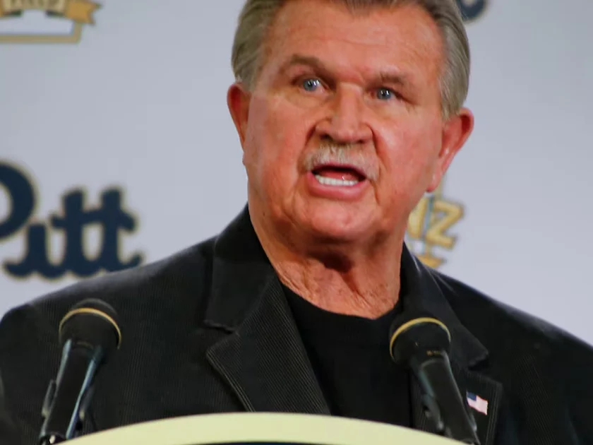 Mike Ditka falleció a los 86 años rodeado de su familia tras dejar una huella histórica en la NFL (AP Foto/Keith Srakocic)