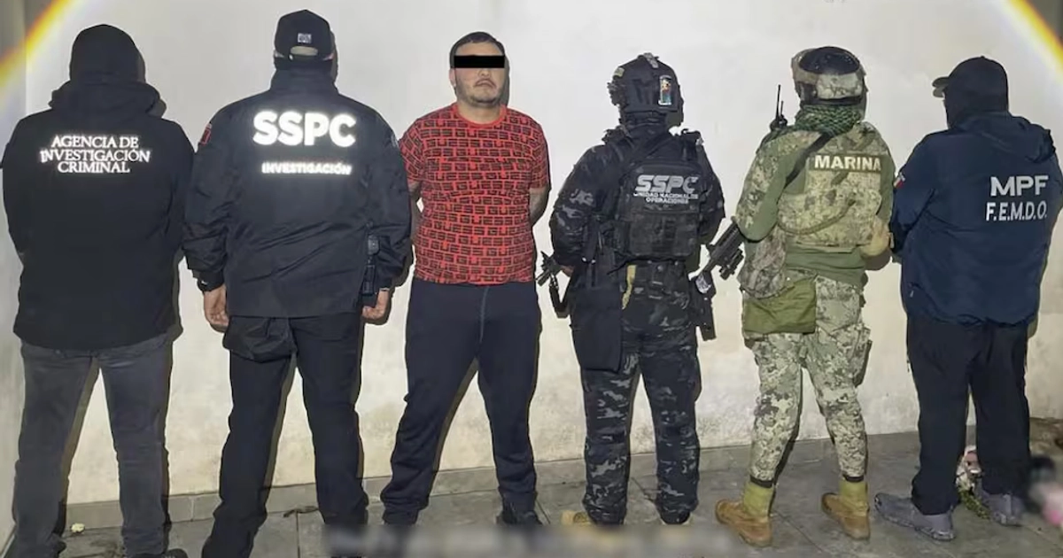 Agentes de la Secretaría de Seguridad y Protección Ciudadana (SSPC), la Secretaría de Marina (Semar) y la Fiscalía General de la República (FGR) detuvieron a 10 presuntos integrantes de una célula criminal en Michoacán. Foto: @GabSeguridadMX