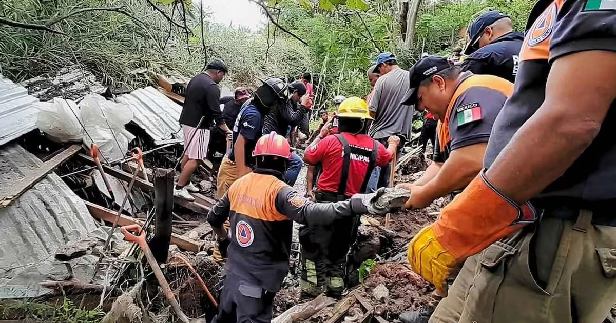El huracán Simón, categoría dos provocó la muerte de un adulto mayor, en Chilpancingo. | Foto: Arturo de Dios Palma.