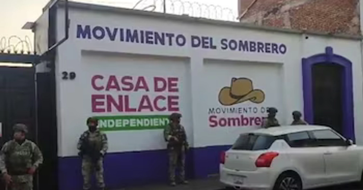 Elementos del Ejército y la Guardia Nacional fueron desplegados en los alrededores de la sede del Movimiento del Sombrero en Uruapan. (Captura de pantalla)