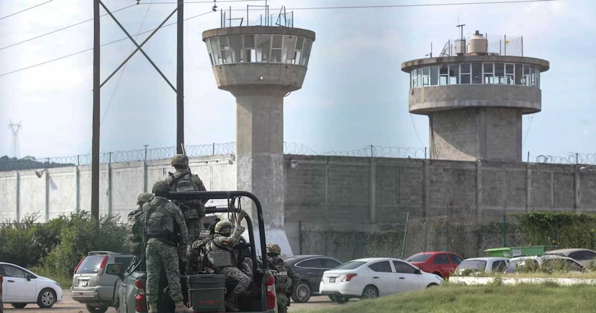El secretario de Seguridad y Protección Ciudadana, Omar García Harfuch, detalló que se realizaron traslados del penal de Mazatlán para evitar nuevos enfrentamientos. (Crédito: Gobierno de México)