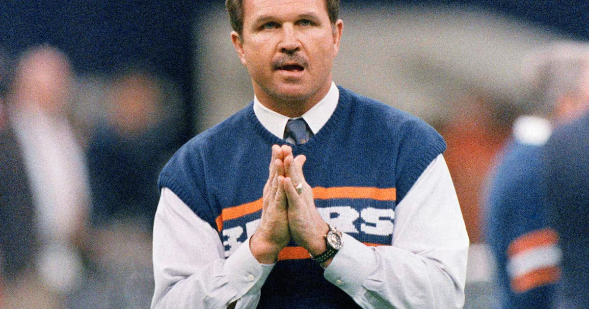 Mike Ditka sufrió un infarto en 1988 durante la temporada, pero no faltó a ningún partido y recibió el premio al Entrenador del Año (AP Foto/Rob Kozloff)